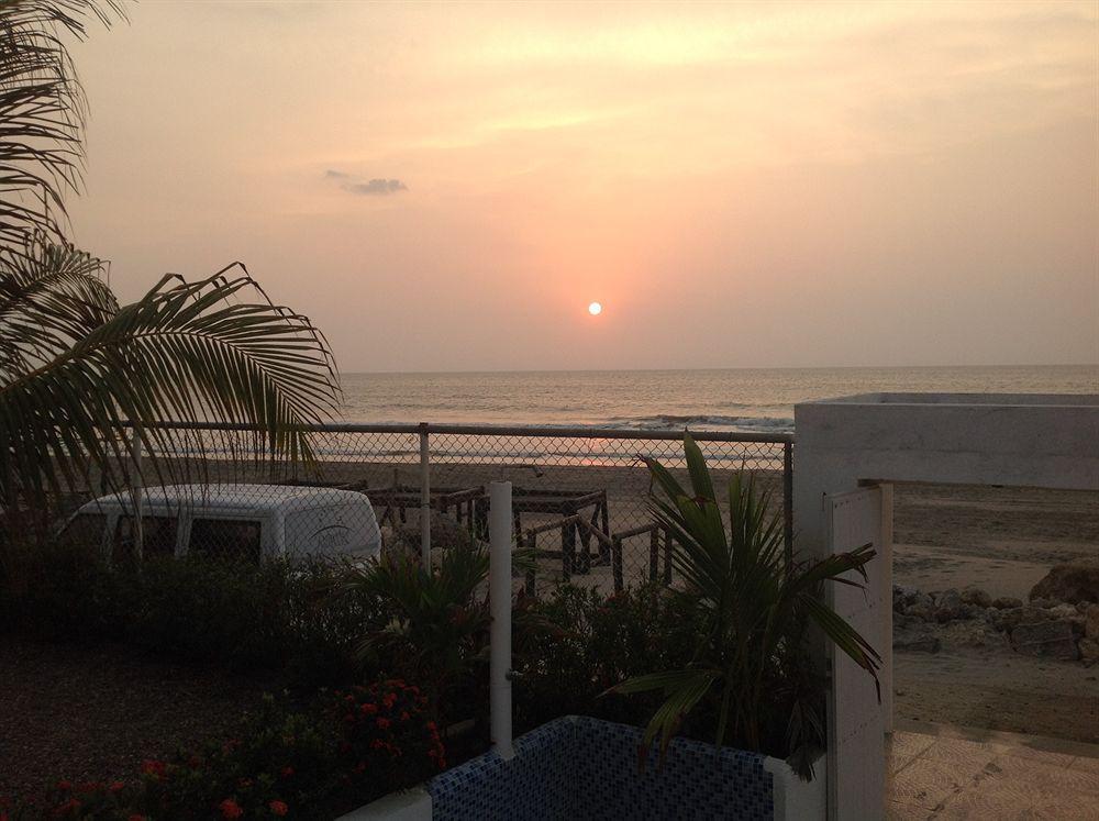 Hotel Emblema Playa Manzanillo ภายนอก รูปภาพ